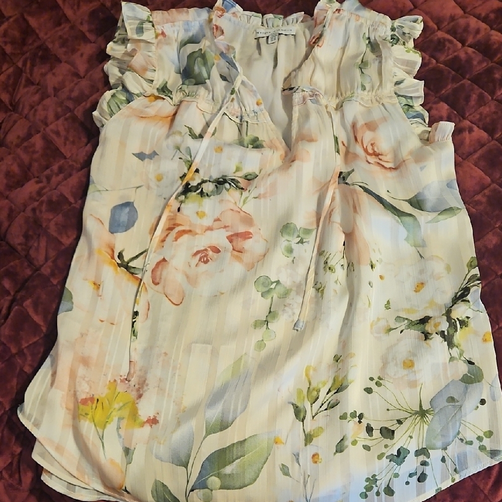 Floral Ruffle Sleeve Top - Picture 3 of 3
